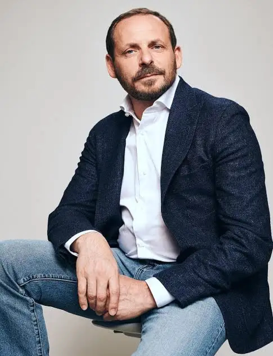 Arkadi Voloj Kimdir?